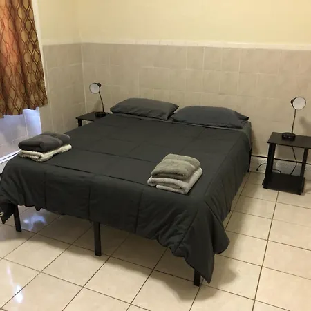 Private 1-Bedroom Apartment Only 15 Minutes To New York City Manhattan